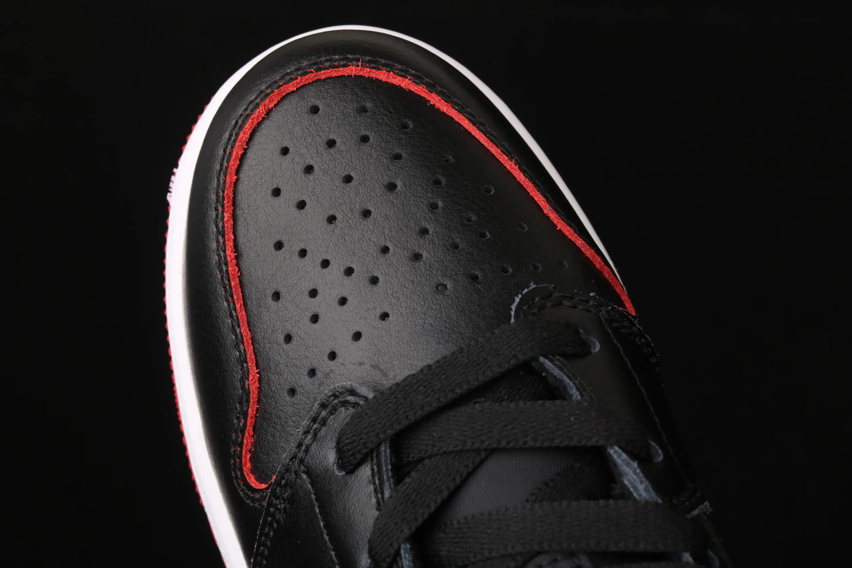 All categories Air Jordan Jordan series basketball shoes Air Jordan 1 Mid Air Jordan 1 Mid AJ1 Joe 1 black red China basketball shoes 554725-028